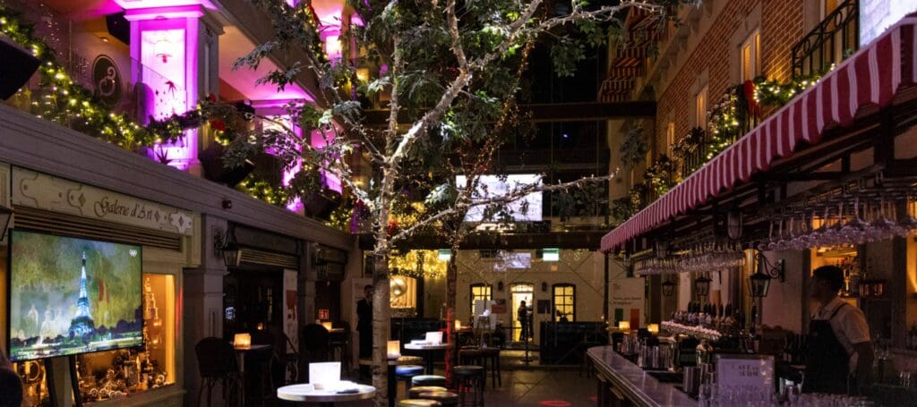 Winter lights in Café en Seine