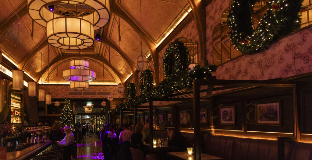 Winter lights in Café en Seine