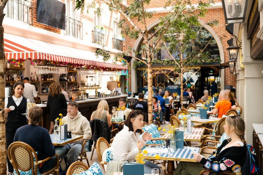 Why Café en Seine one of the Best Restaurants and Bars in Dublin?